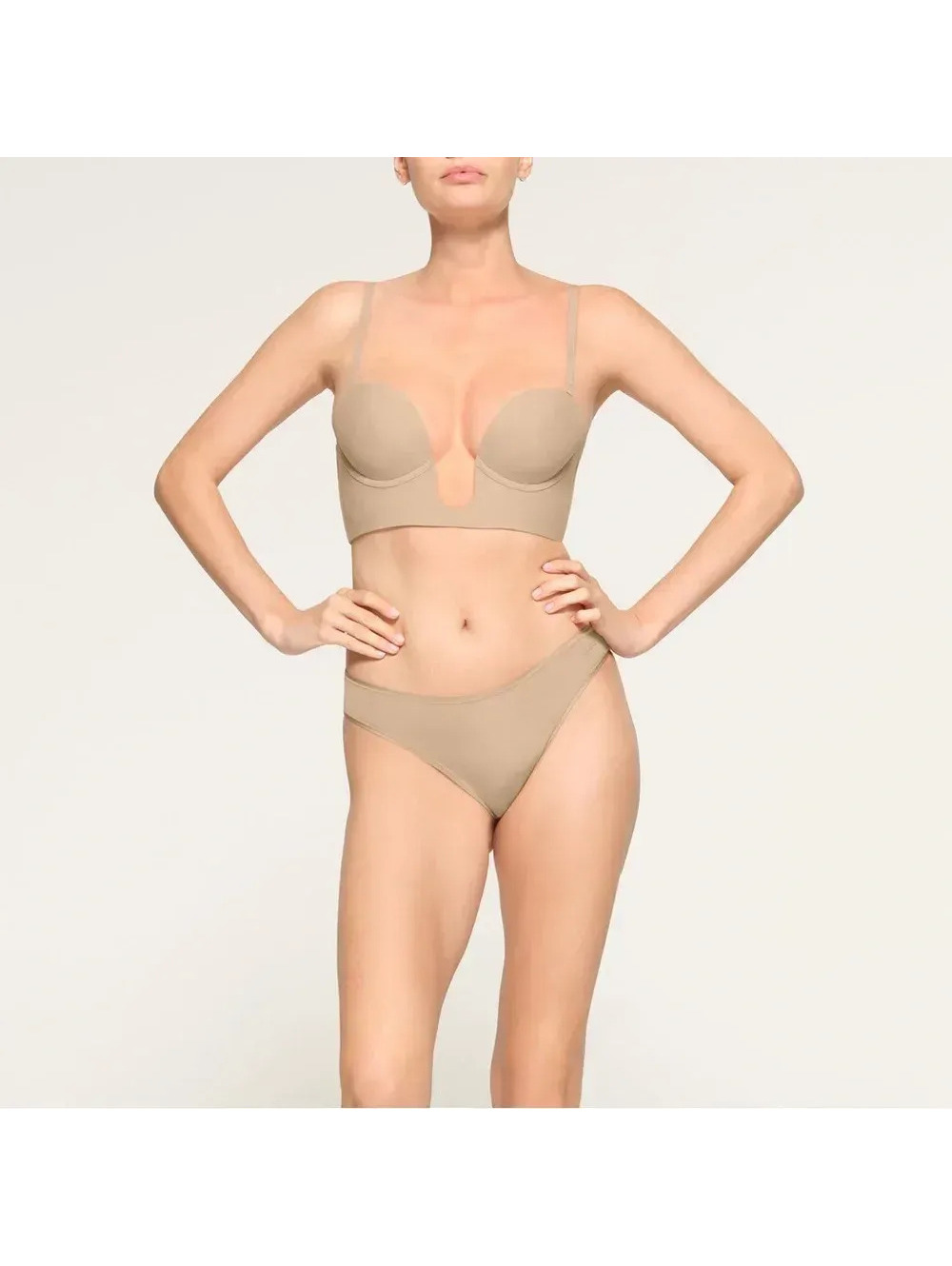 SKIMS NWT Deep Plunge Shapewear Plunge Bra - Size M